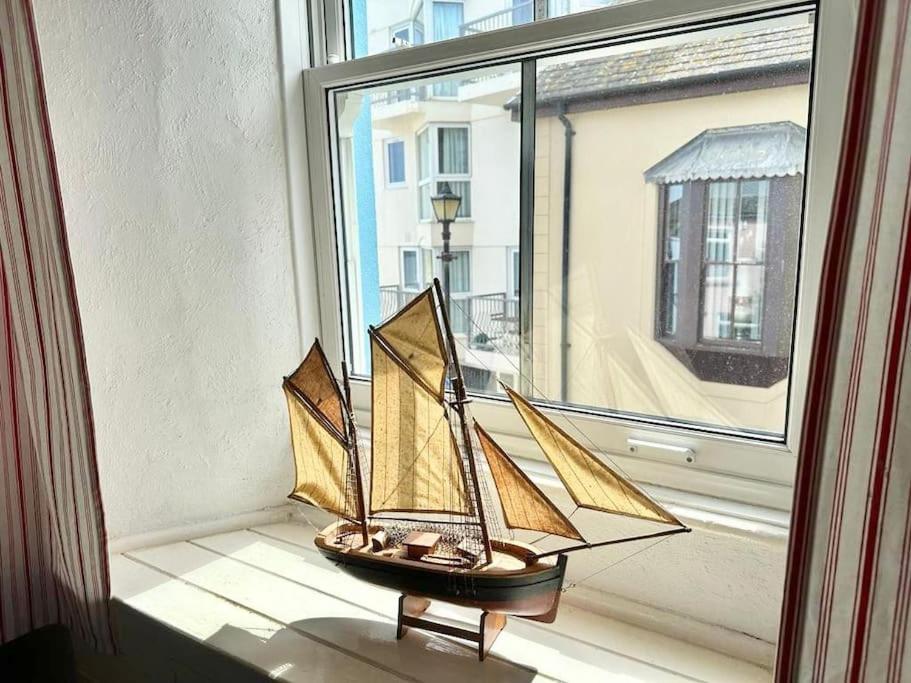 Ship Cottage Tenby Beach 50M Eksteriør billede