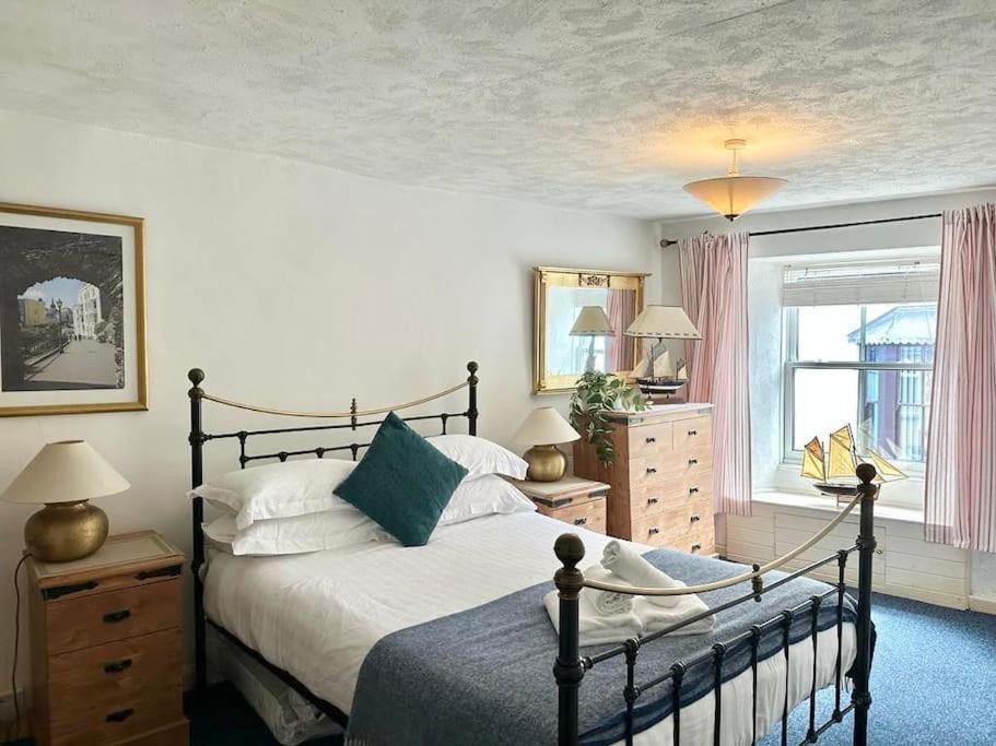 Ship Cottage Tenby Beach 50M Eksteriør billede